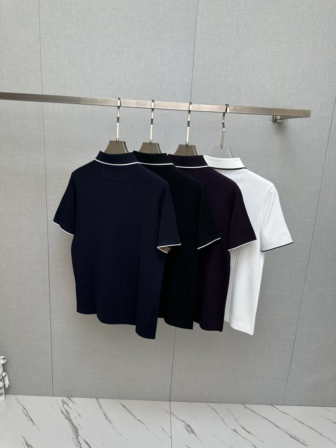 LP top quality 2026 new short sleeves! Original custom fabric, soft to the touch. Top imported private goods, fashionable design and trendy short sleeves, without losing luxury. There is no doubt about the quality. The upper body effect is awesome, luxury official website Same Style! Size: M-3XL